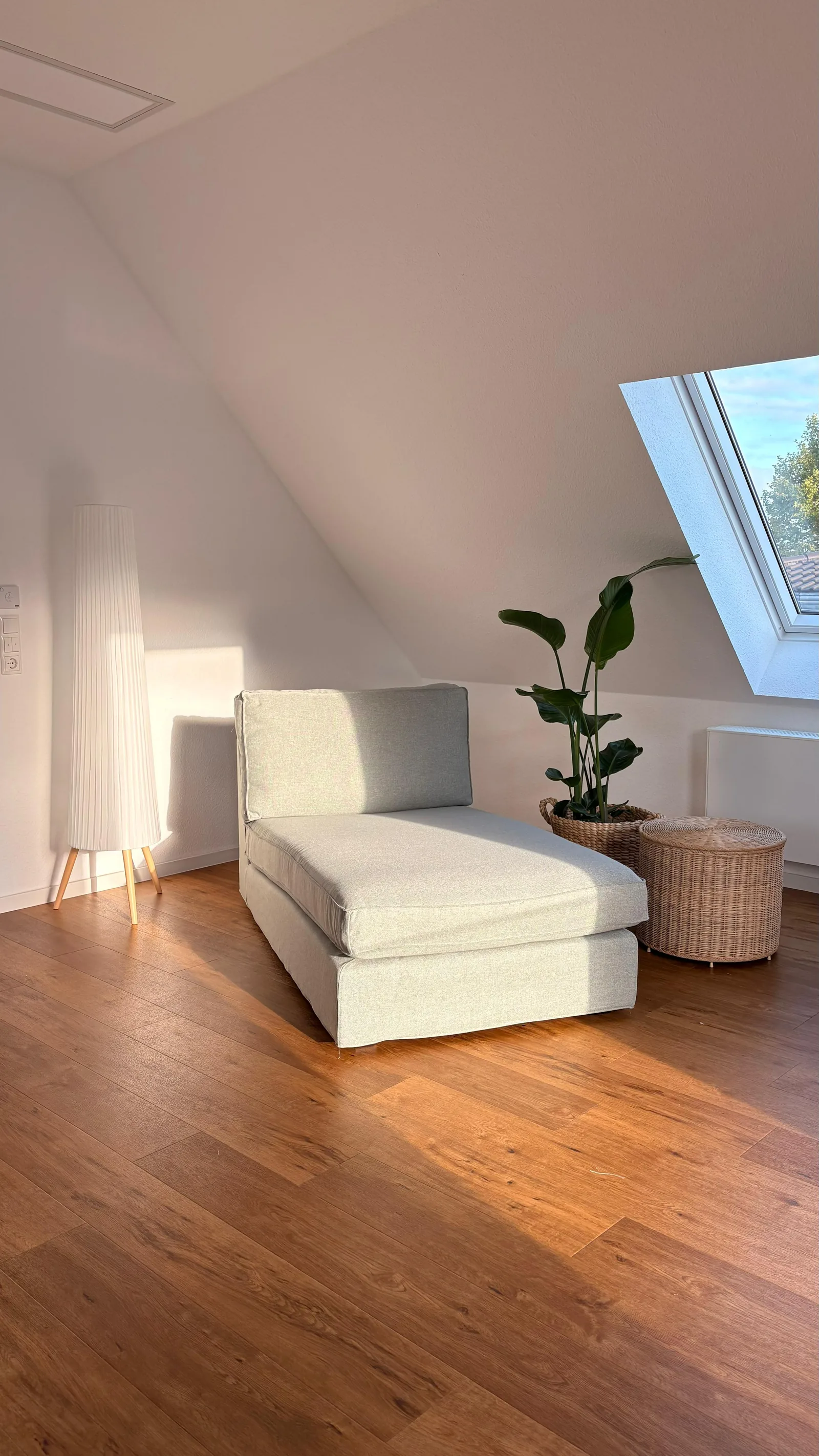 Therapiezimmer der logopädischen Praxis mit Materialien